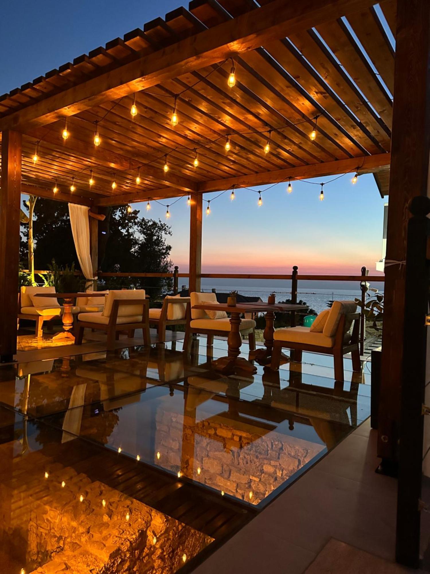 6 By Azumare Hotel Side