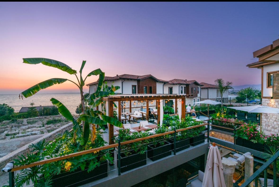 6 By Azumare Hotel Side